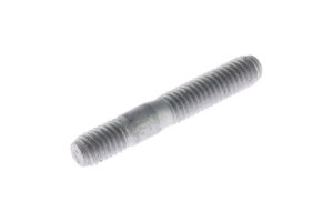 924055 - Stud M6x38x28